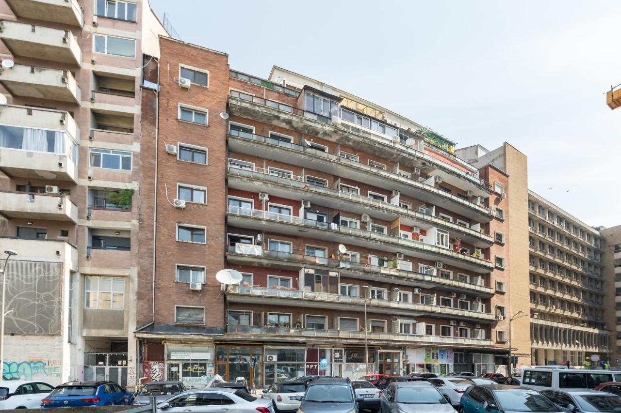 Sleek Comfort - A Blend Of Style And Convenience Boekarest Buitenkant foto